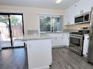 5828 Alorn Ln, Carmichael, CA 95608