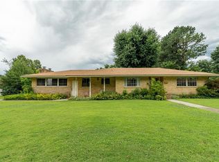 1401 Davis Ave, Springdale, AR 72764