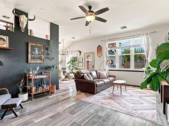 4th image of 10708 NW 35th St
