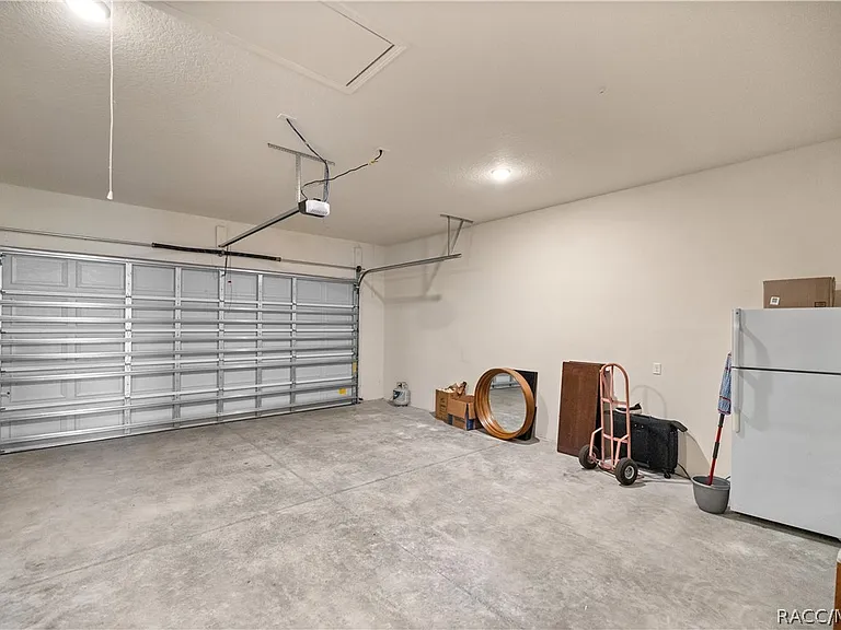 1335 W Greenmeadow Path — Photo 41