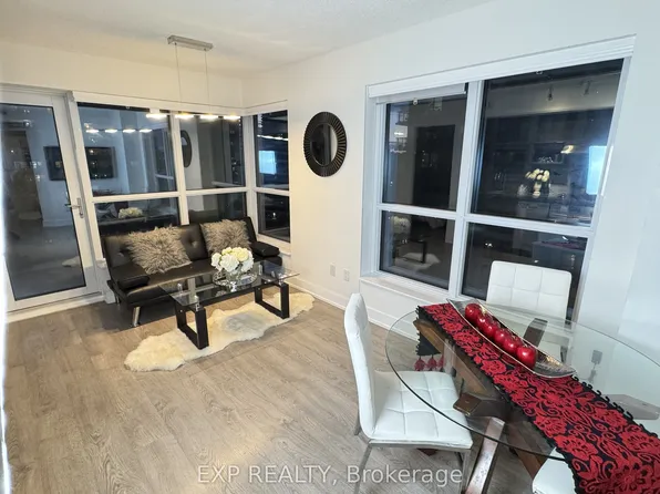7 Mabelle Ave #804, Toronto, ON M9A 0C9