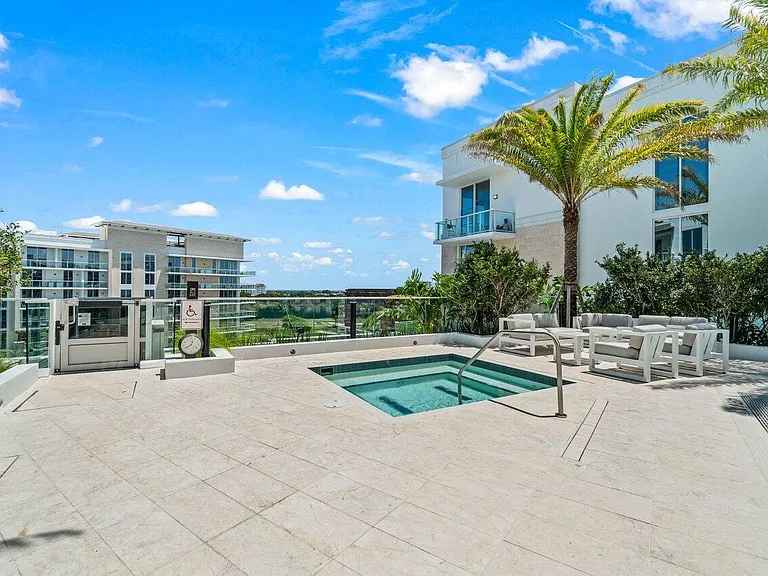 220 SE Mizner Blvd #810 — Photo 26