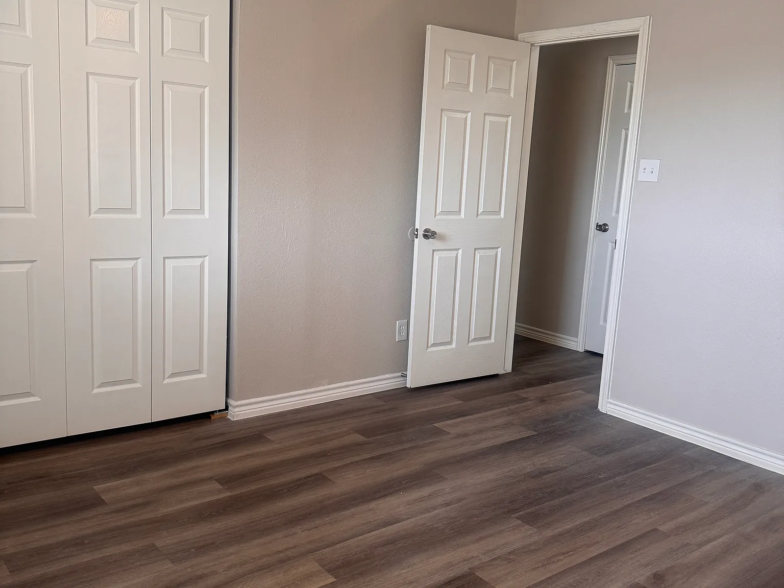2 bed, 1000 sqft, $1,050 — Photo 3