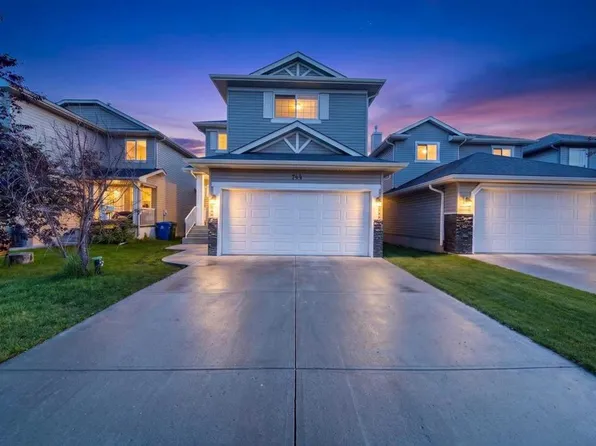 744 S Luxstone Lndg SW, Airdrie, AB T4B 3L1