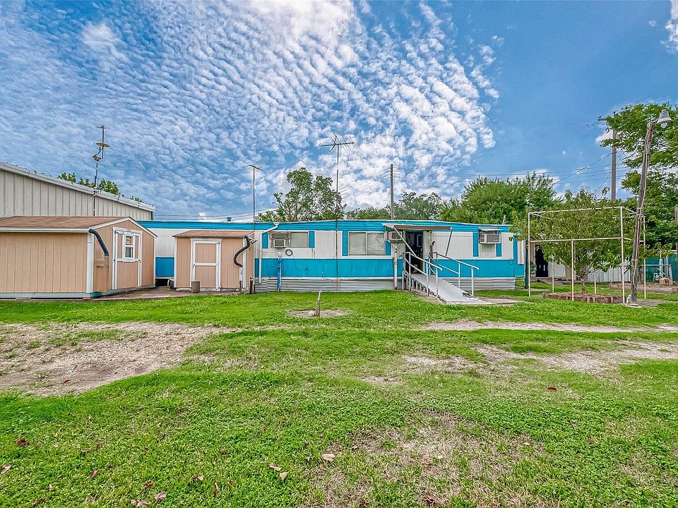 1st image of 216 Hawkins Avenue