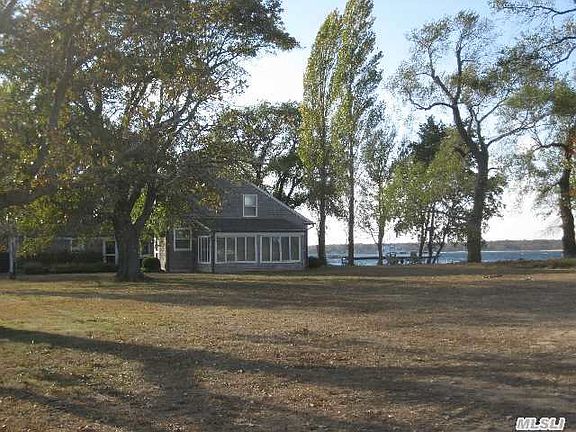 4th image of 7 Chequit Ave