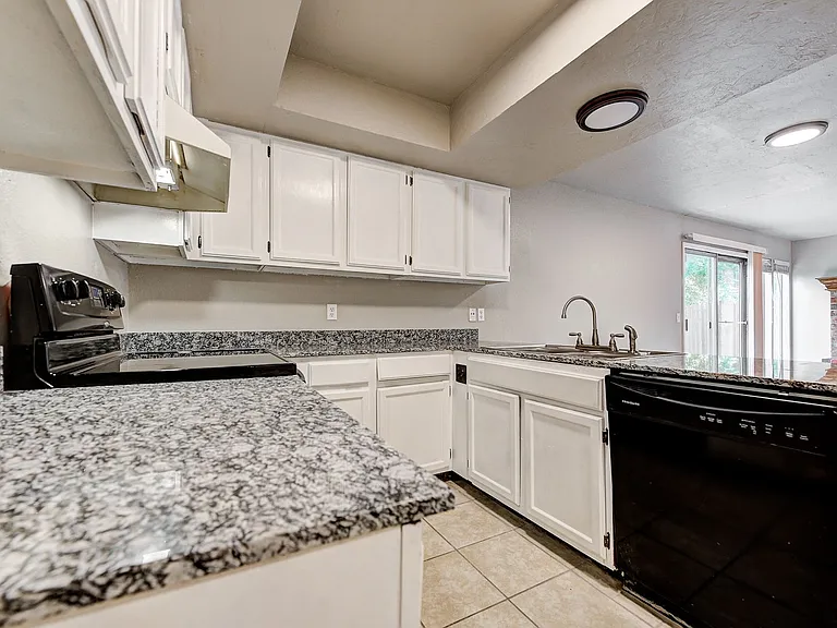 2221 NW 117th St — Photo 39