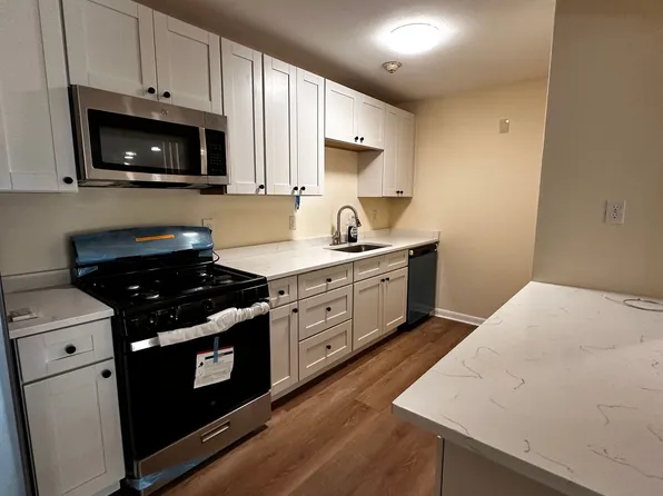 435 Oaklawn Ave Unit 324-L, Cranston, RI 02920