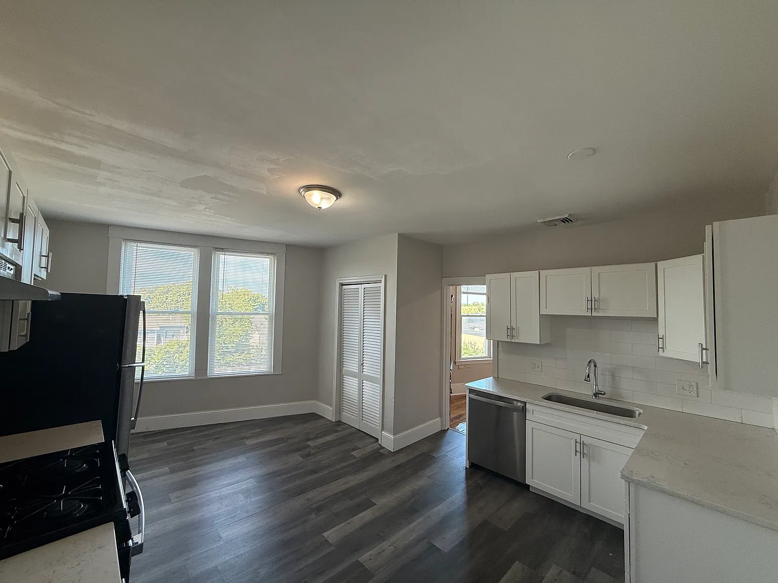 3 bed, 1150 sqft, $2,895 — Photo 4