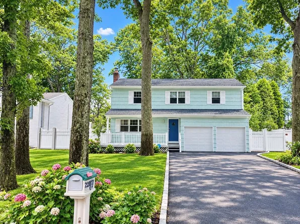22 Sheppard Lane #B, Smithtown, NY 11787