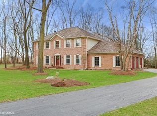 22700 N Linden Dr, Lake Barrington, IL 60010