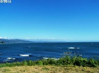 437 Buena Vista Loop, Brookings, OR 97415