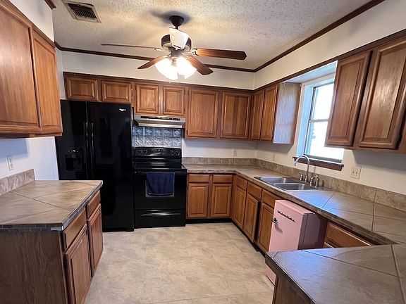 2nd image of 411 W Main Ave