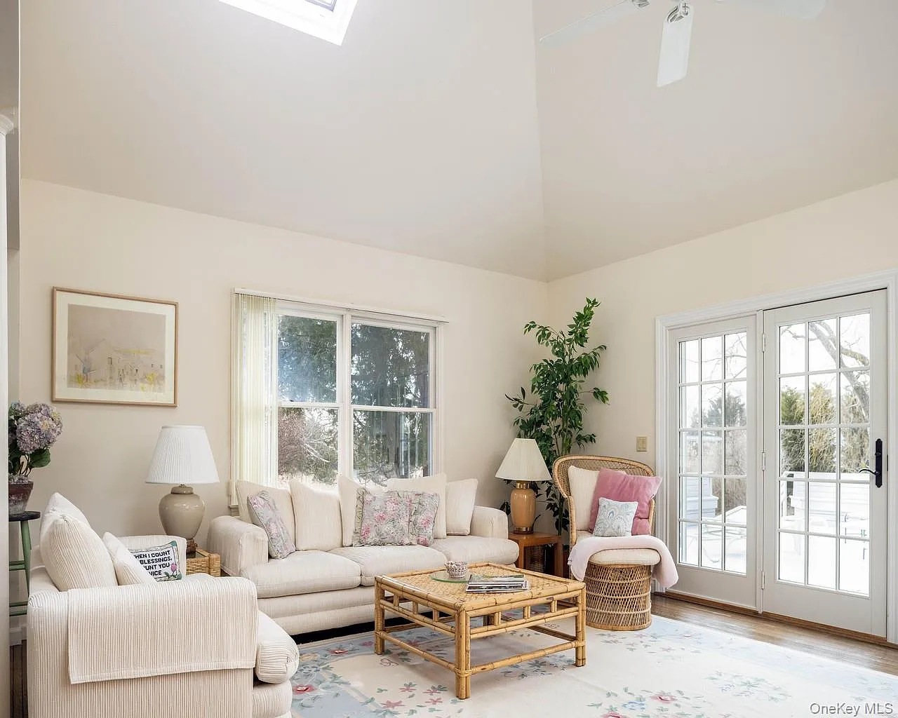 4 bed, 3.5 bath, 2922 sqft, $22,000 — Photo 2