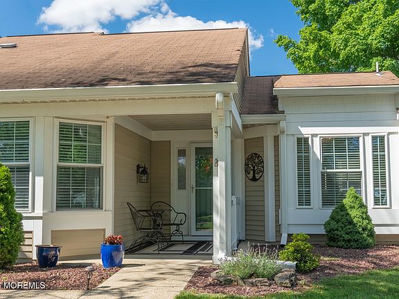 4th image of 1156B Thornbury Lane