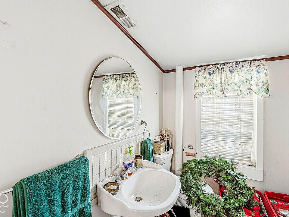 25th image of 6080 Gifford Ave