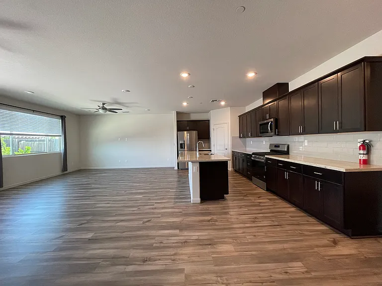 5032 Grasscreek Dr — Photo 10
