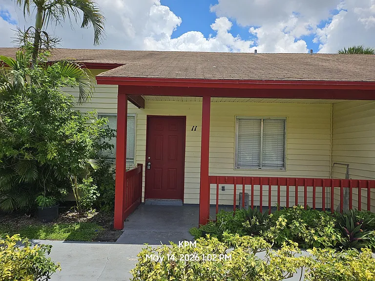 1305 Rosewood Villa Ln — Photo 3