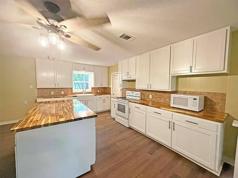 1139 County Road 403 — Photo 7