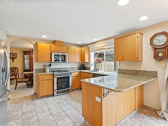 5th image of 3212 NE 180th Ct