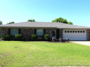 1508 Sunny Ln, Ardmore, OK 73401