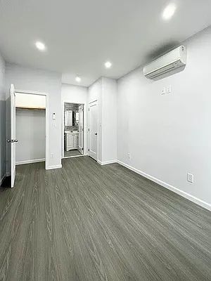 Rented by Greenland Group Realty | media 9