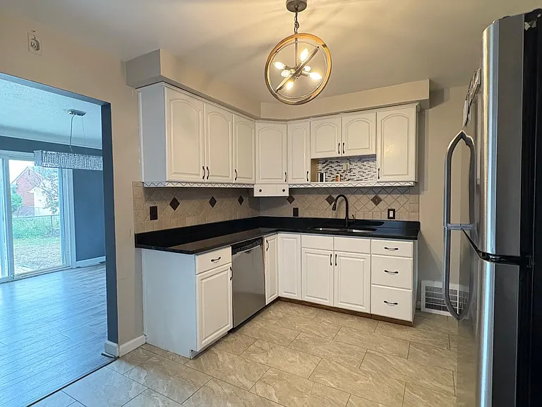 2625 Walnut St — Photo 6