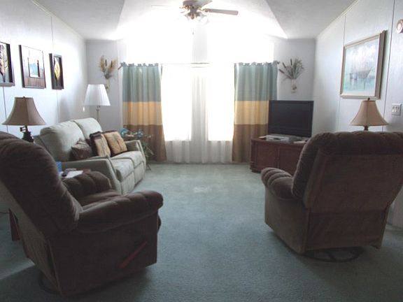 5th image of 3132 Meadowlea Dr