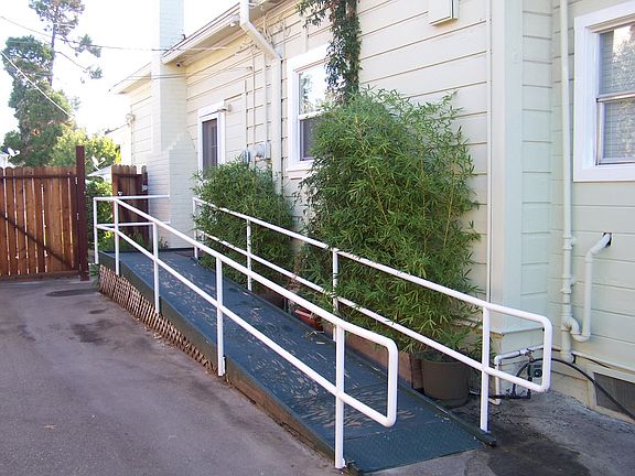 3rd image of 114 Davitt Ave