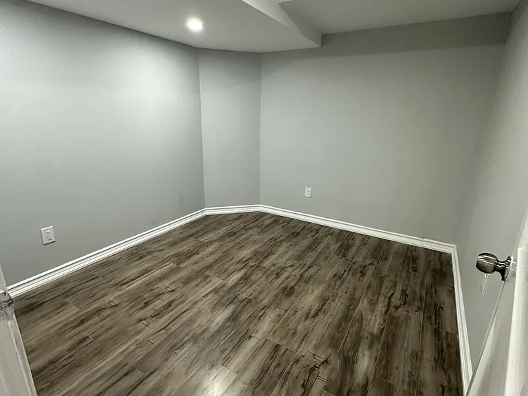 233 Powell Rd #BASEMENT — Photo 7
