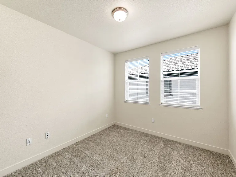 Luxe Ripon Apartments — Photo 36