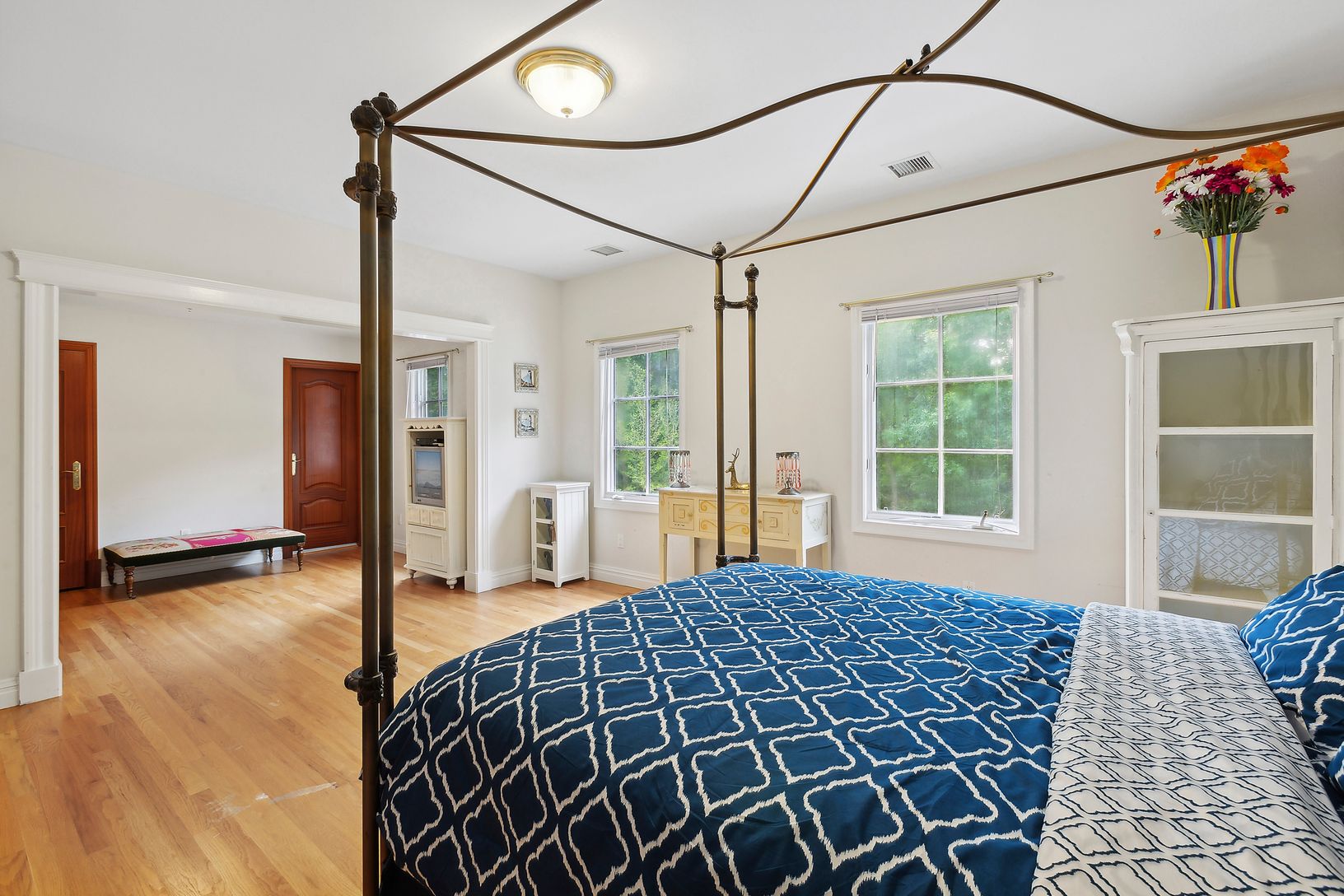 Guest bedroom/ Second floor