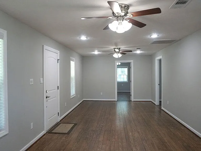 2329 N Berlin Rd — Photo 3