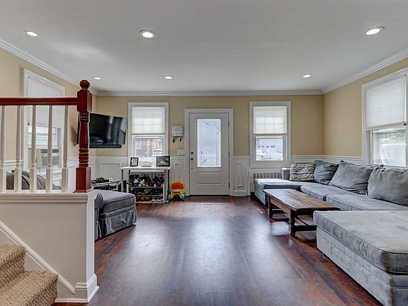 2nd image of 2318 Neptune Ave
