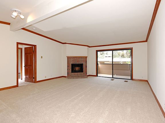3rd image of 8840 Villa La Jolla Dr Unit 317