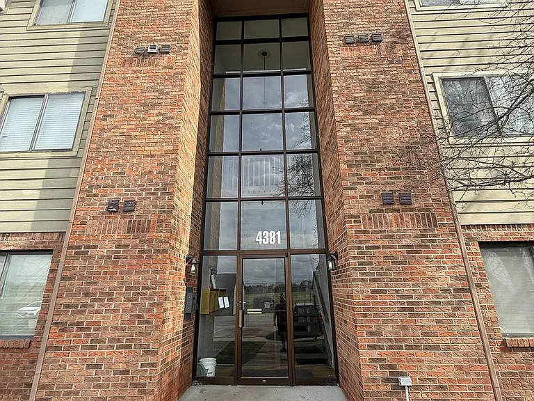 4381 Village Parkway Cir W #2 — Photo 2