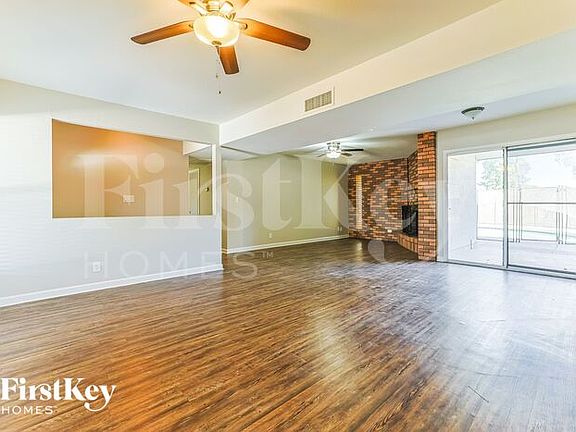 3rd image of 2944 W Villa Theresa Dr