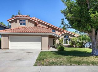 1073 La Tortuga Dr, Vista, CA 92081