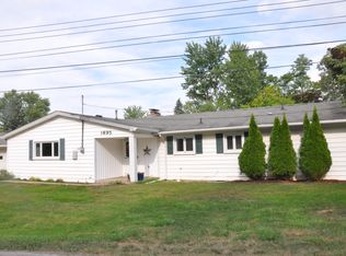 1695 Gerundecut Dr, West Bloomfield, MI 48324