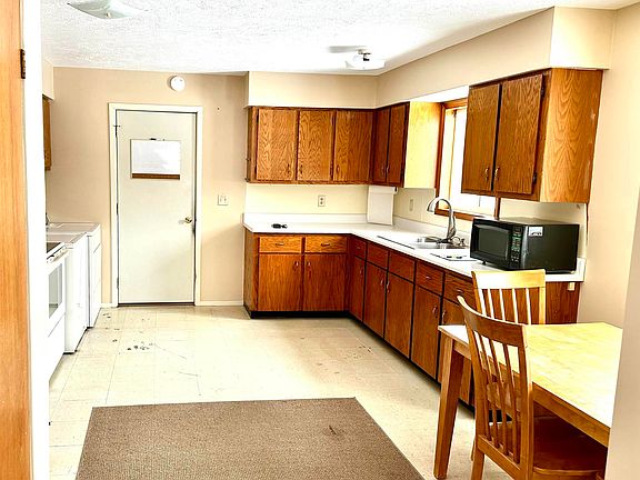 5th image of 315 Kuhn Dr