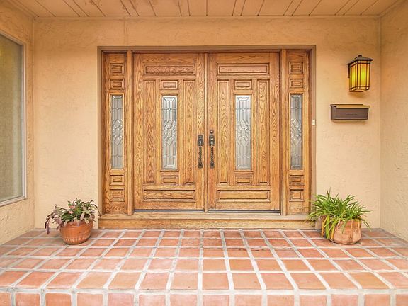 5th image of 10233 S Portal Ave