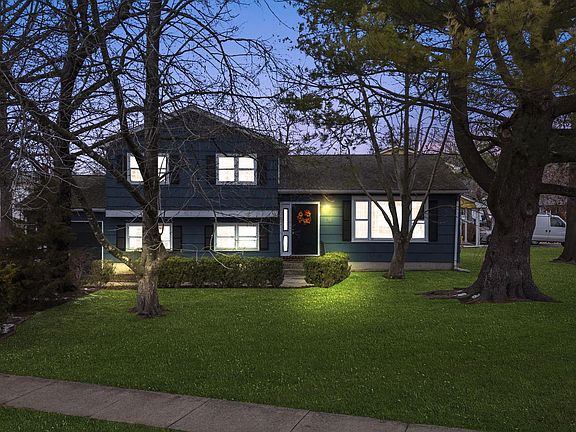 2nd image of 38 Colonial Lake Dr