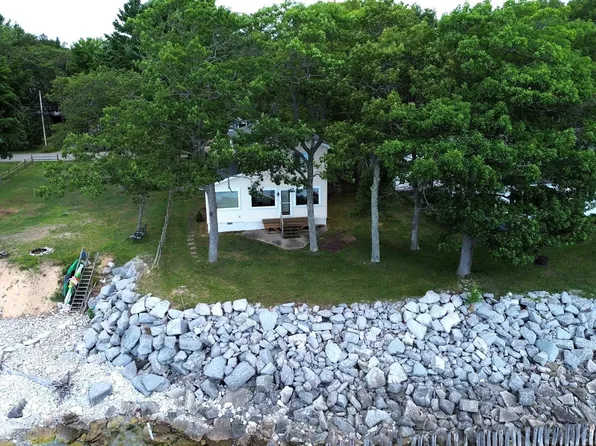 1046 Ottawas Ln, East Tawas, MI 48730