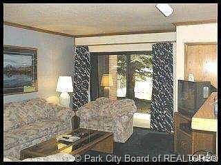 5th image of 950 N Park Ave #213