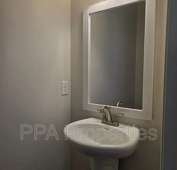 402 Giles St #B — Photo 19