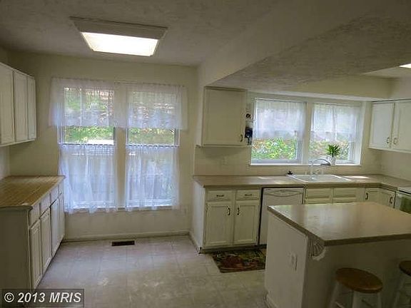 4th image of 15026 Holleyside Dr