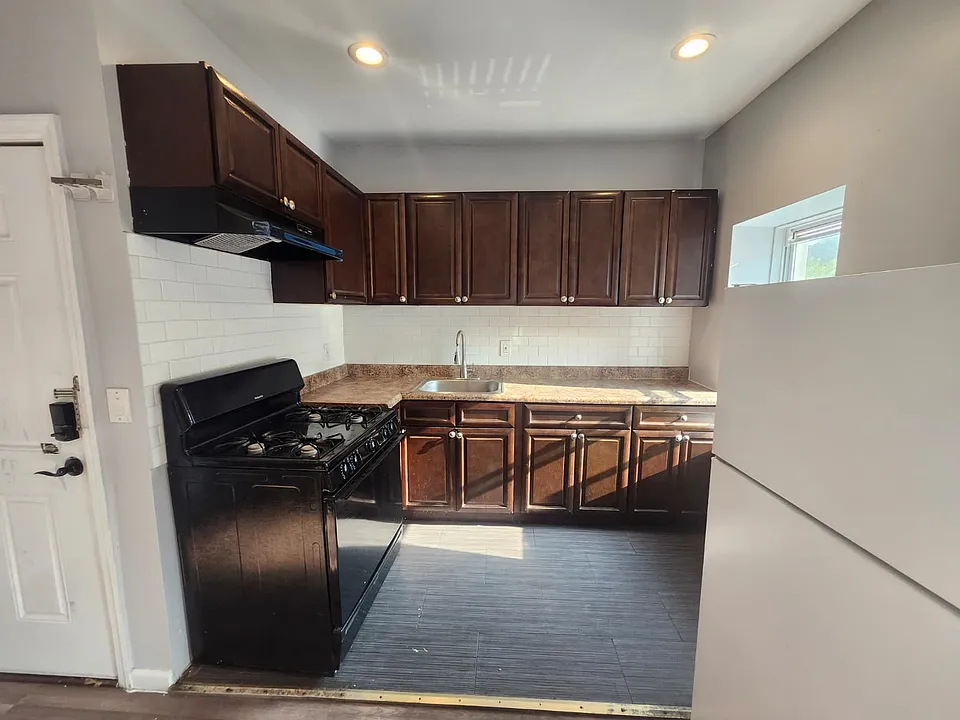 2-8 Chadwick St #6E