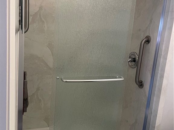 5th image of 32738 Willowbrook Ln