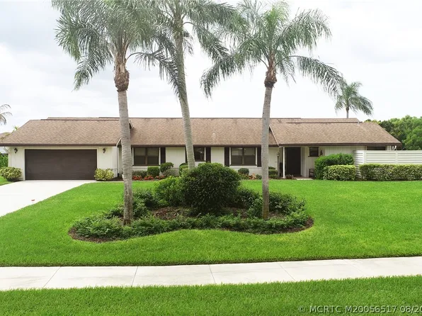 2490 NE Pinecrest Lakes Blvd, Jensen Beach, FL 34957