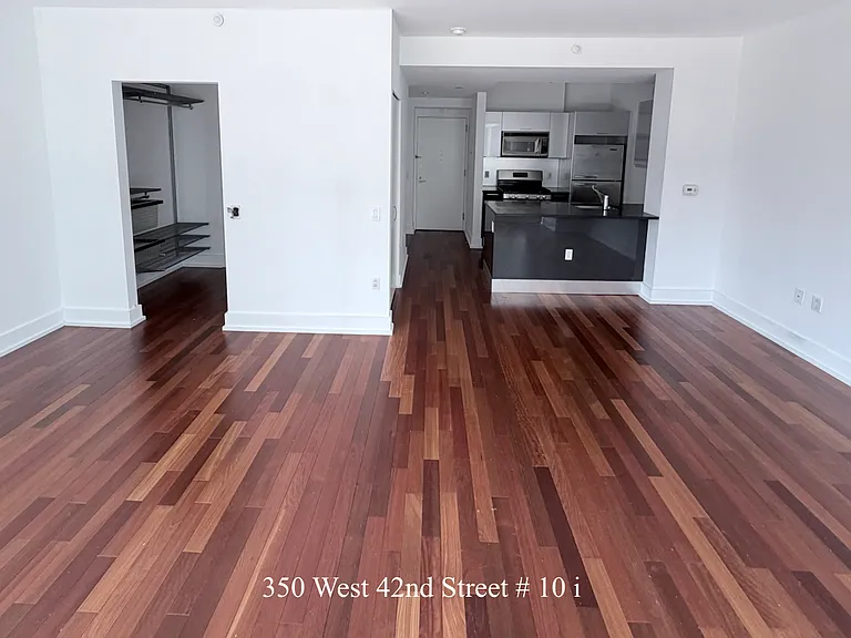 350 W 42nd St #10I — Photo 28